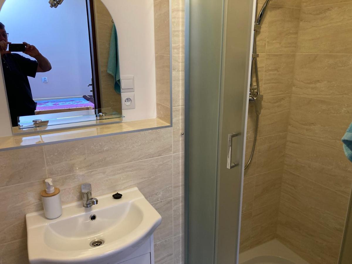 Ferienwohnung Dom Mlodziezowy W Polanie Serednie Male Exterior foto